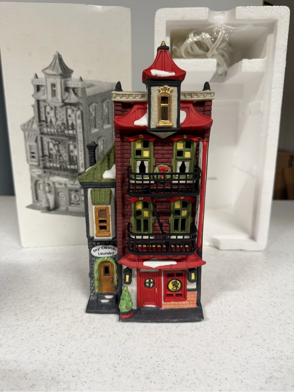 Dept 56-Christmas in the City-Wong's in Chinatown-Working Light-w/Box #5537-9
